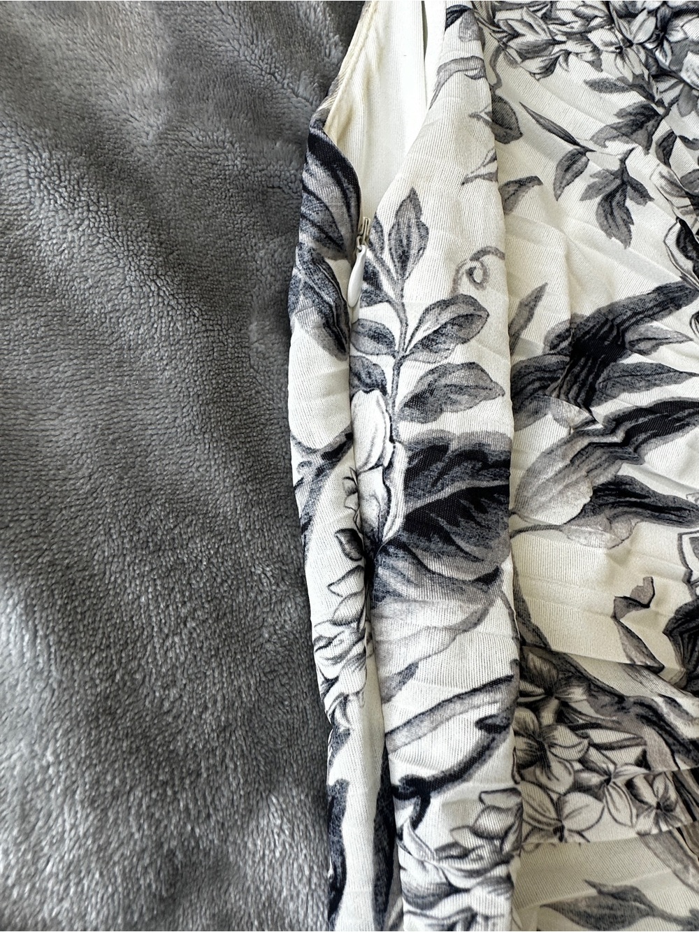H&M One-Shoulder Pleated Floral Midi Dress - White/Dark grey/Grey- Size XS - Picture 9 of 12